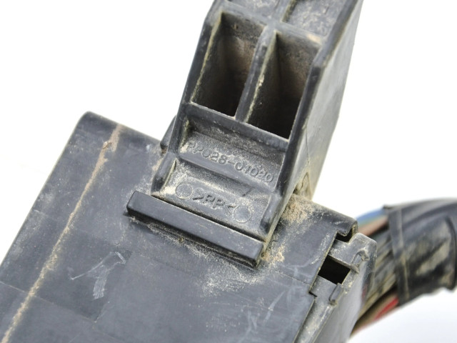   Pojistková skříňka MR482591, PR045-00000   Mitsubishi Pajero 1990