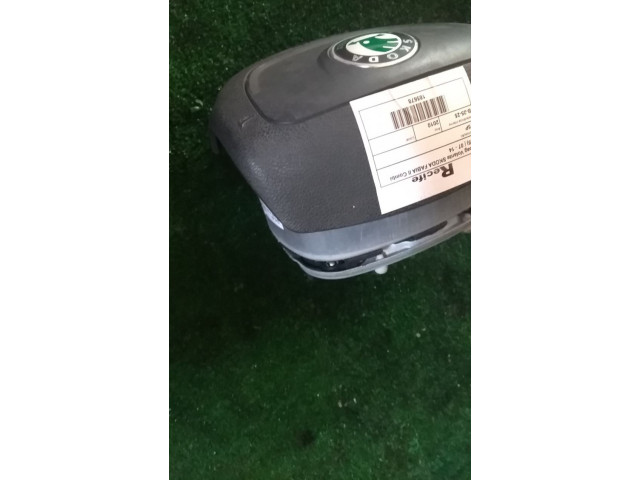 Подушка безопасности водителя 5J0880201H   Skoda Fabia Mk2 (5J)