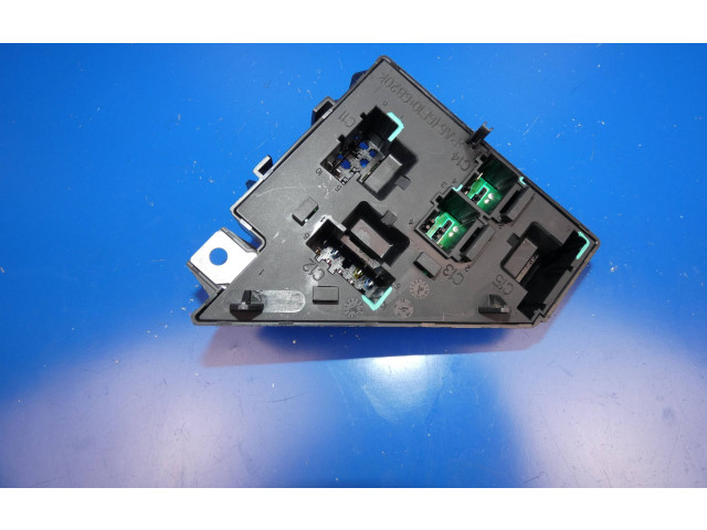 Блок предохранителей 31473569, 16011   Volvo XC90    