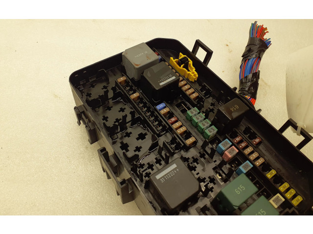 Блок предохранителей 32212356 Volvo XC40