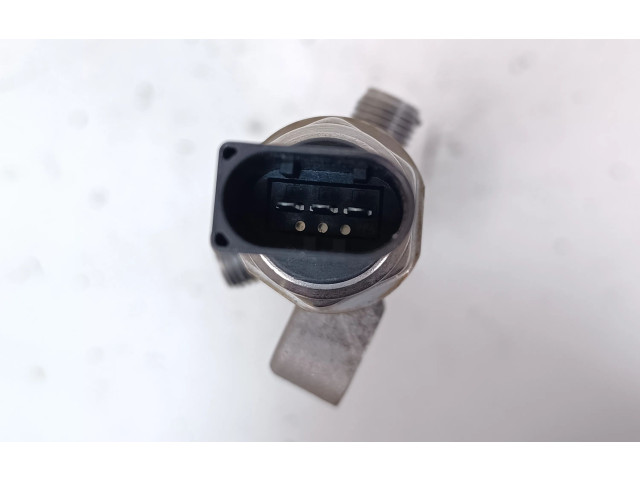 Vstřikovací lišta 04L089G, 04L130764C Volkswagen Tiguan