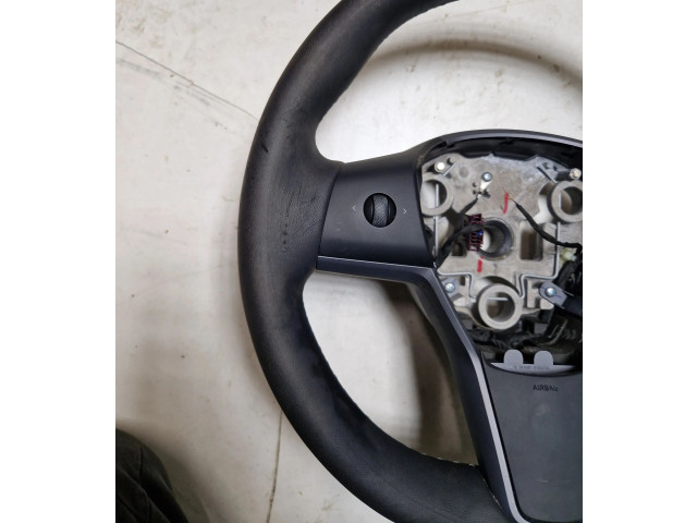 Руль Tesla Model Y 2020 - года 1626599