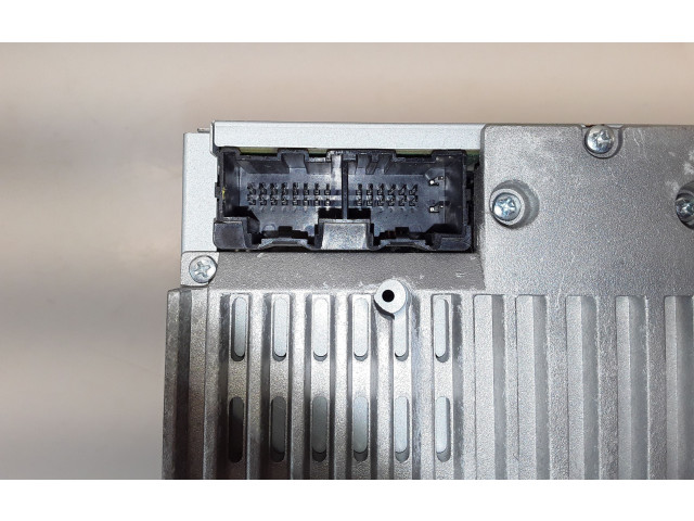 Радио/ проигрыватель CD/DVD / навигация