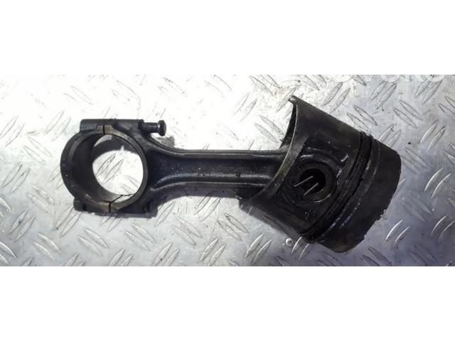 Píst j580020 Mitsubishi Pajero pro naftový motor 2.5