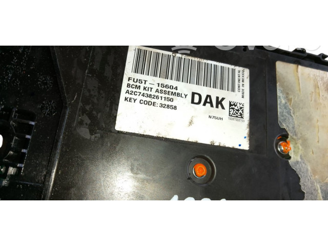 Блок предохранителей FU5T15604, A2C7438261150 Ford Mondeo MK V