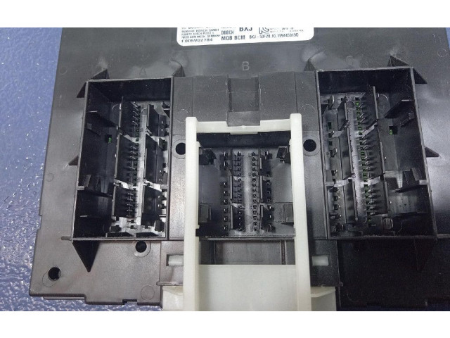 Блок комфорта 5Q0937086CE, 5Q0937086CE Skoda Superb B5 (3U)