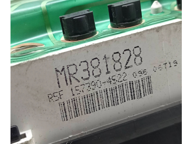 Панель приборов MR381828 Mitsubishi Galant