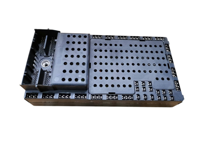 Блок предохранителей 08696098, 08696040   Volvo XC90    