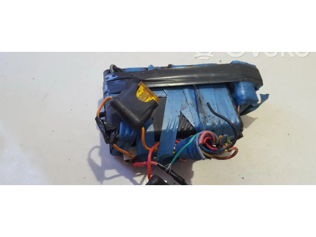 Блок управления Mitsubishi Carisma