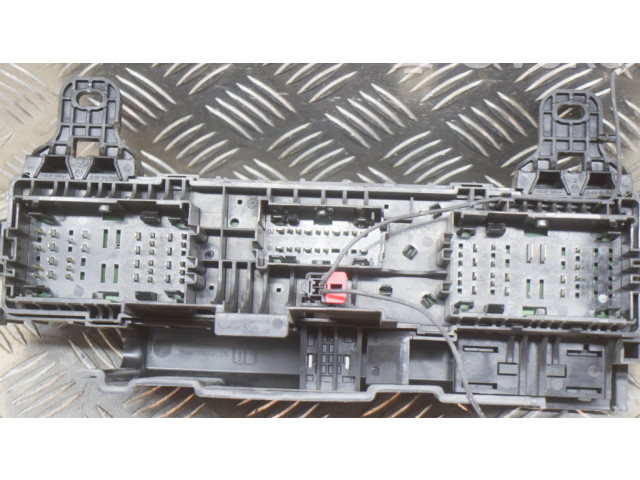 Блок предохранителей 109440500F, 111905900A Tesla Model S
