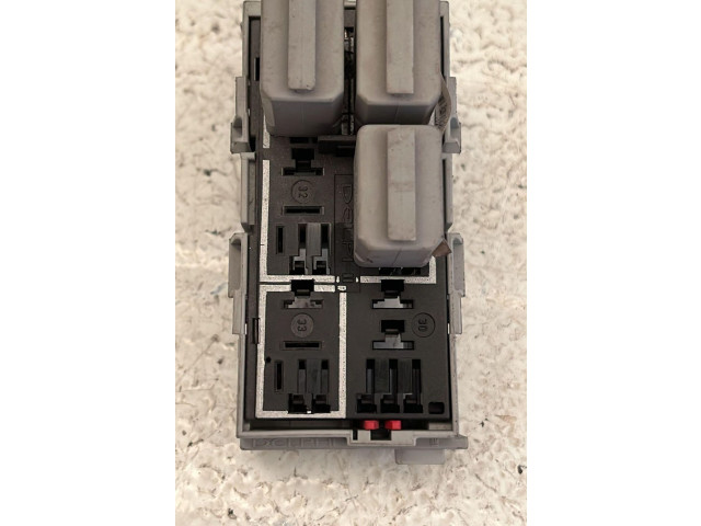 Блок предохранителей ipok0341smh, IPOK0341SMH   Opel Meriva A    