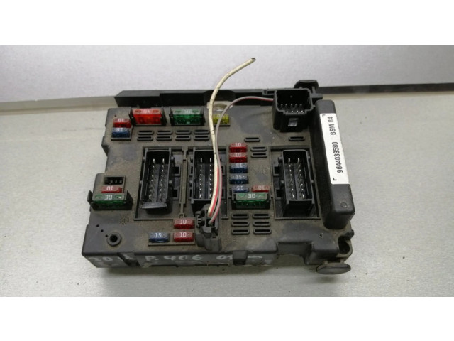 Блок предохранителей 9644038580   Peugeot 307    