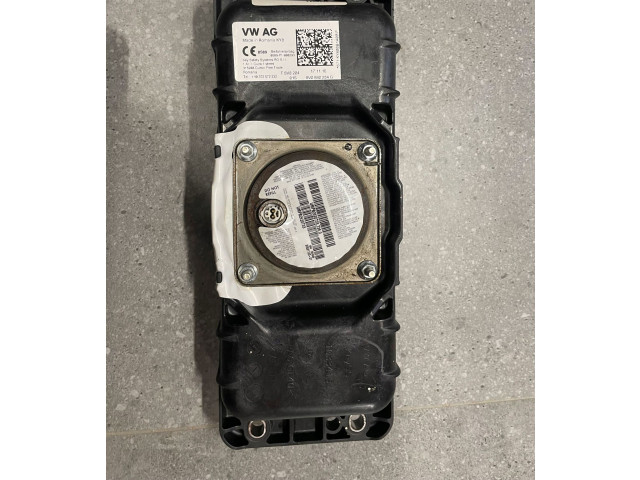 Подушка безопасности водителя    Skoda Octavia Mk3 (5E)