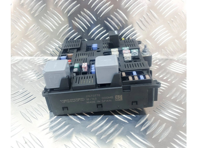 Блок предохранителей  31473770   Volvo XC90    