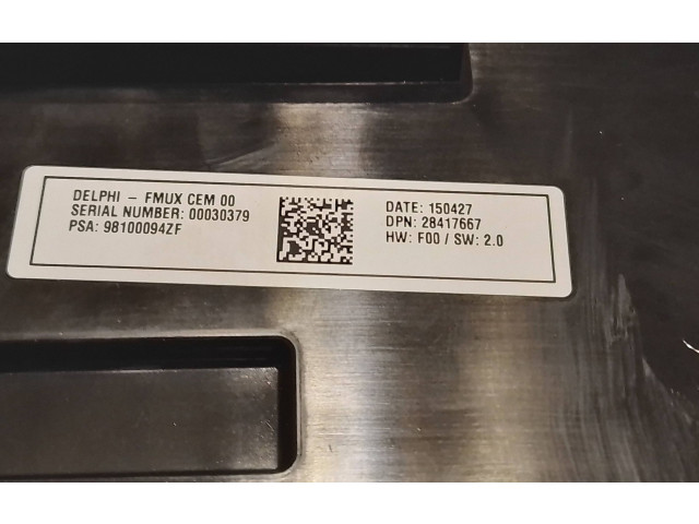 Радио/ проигрыватель CD/DVD / навигация