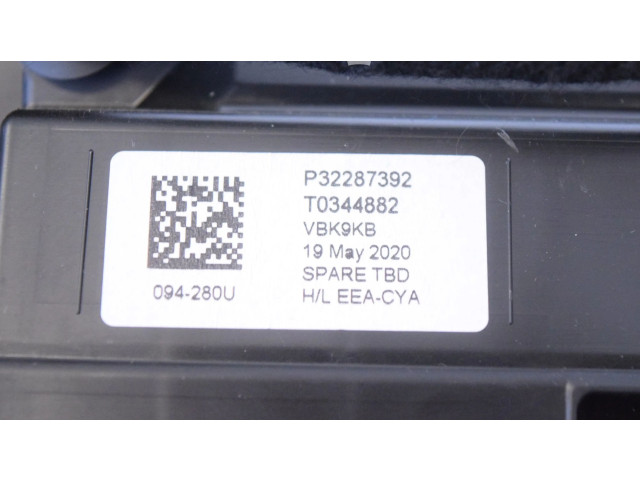 Панель приборов 32287392 Volvo XC40