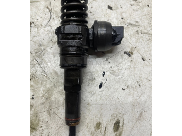 Форсунка 0414720215 Skoda Octavia Mk2 (1Z) BJB