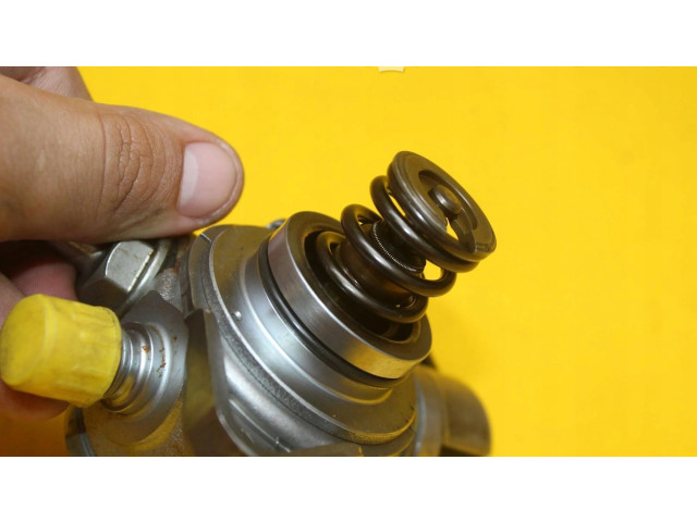 Топливный насос 166307214R    Renault Clio IV   