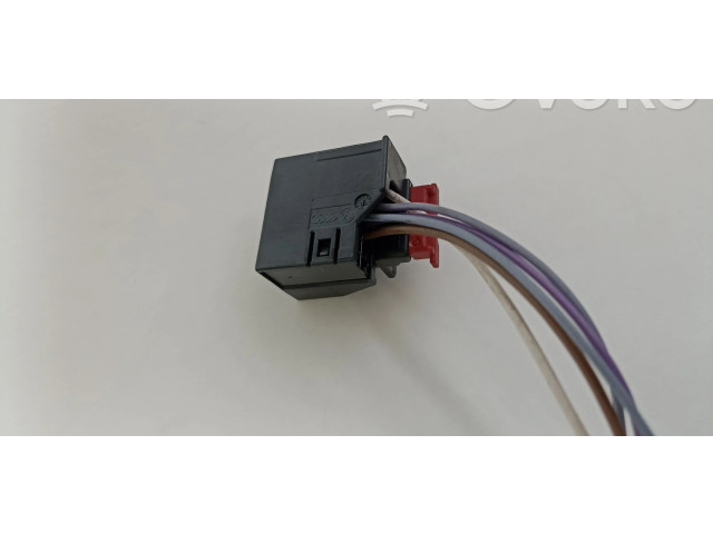 Зеркало электрическое Volkswagen Caddy 2015 - 2020 года