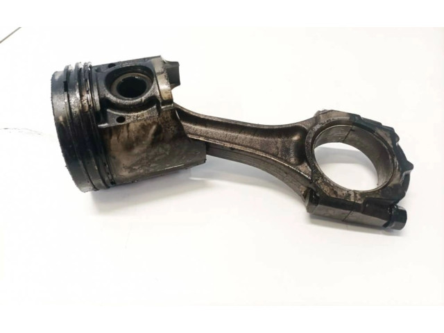 Поршень с шатуном Mazda 626