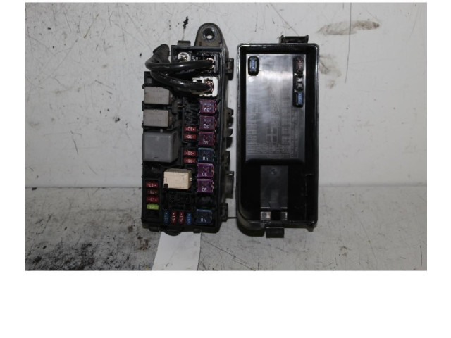 Блок предохранителей Daihatsu Sirion