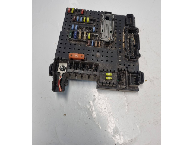 Блок предохранителей 30728512, 28017881 Volvo S60