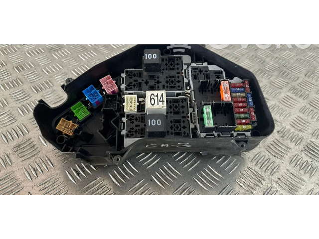 Pojistková skříňka 7L0937615 Porsche Cayenne (92A) 2011