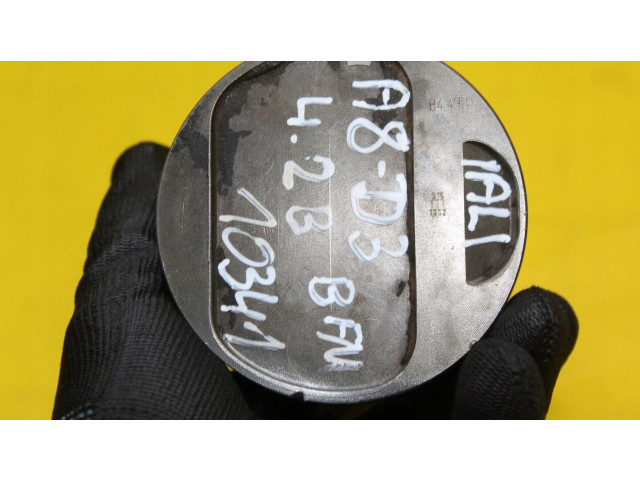 Píst Audi A8 S8 D3 4E