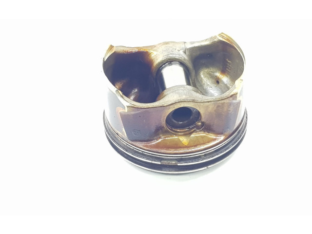 Píst 7562451, 11257562451   BMW 1 E81 E87     