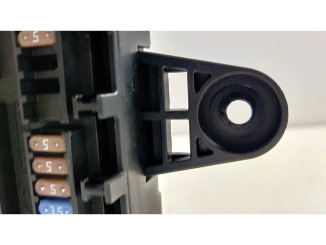   Pojistková skříňka 9261111   BMW 1 F20 F21 2012