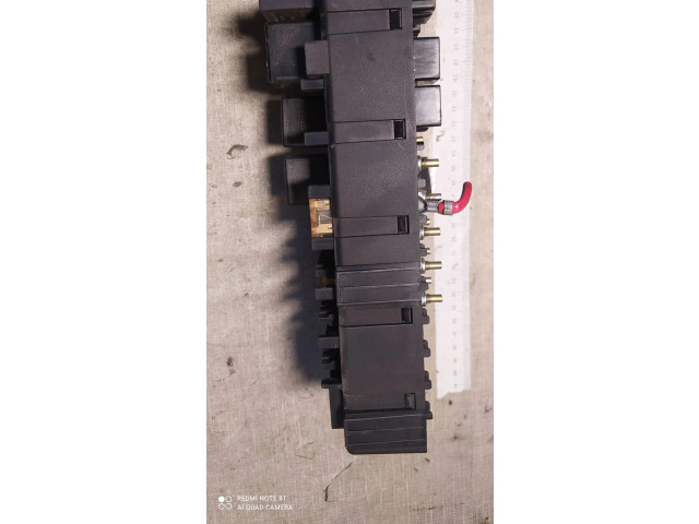 Блок предохранителей 8678449, 518788104   Volvo XC90    