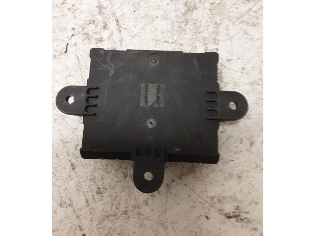 Поршень Блок управления дверью D4204T5 31295415 Volvo V70