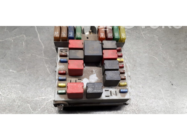 Блок предохранителей 51739427 Fiat Idea