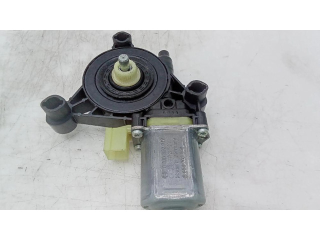 Передний двигатель механизма для подъема окон