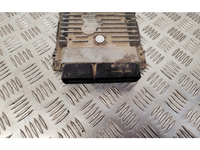 Řídící jednotka 03L906023PE Volkswagen Caddy 2011