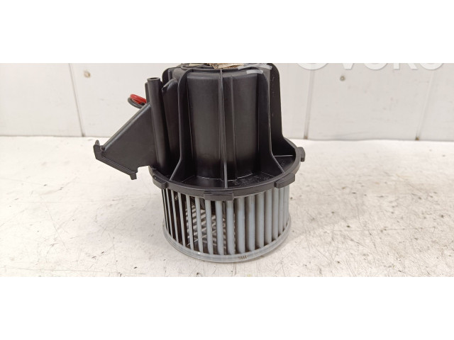 Вентилятор печки    8K1820021   Audi A4 Allroad