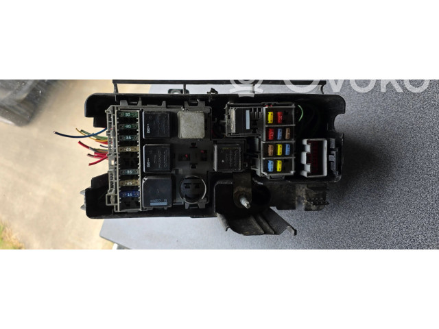 Блок предохранителей 01046408, 30797101   Volvo V70    