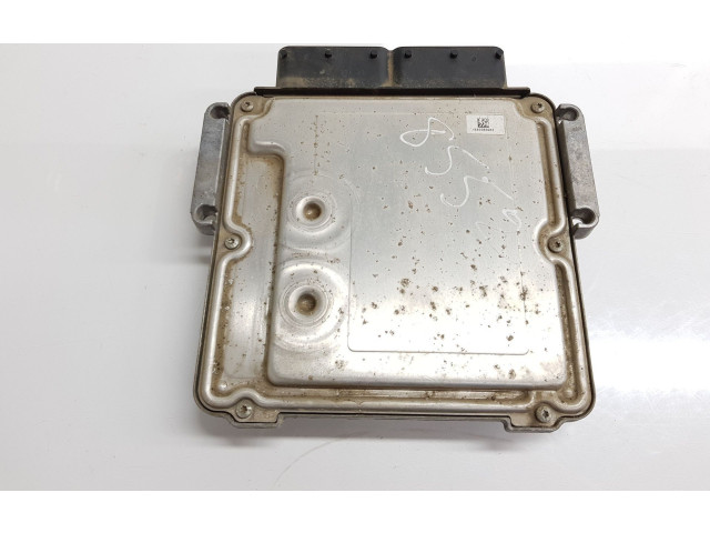 Блок управления двигателя 55280913, 0281032339   Fiat 500L