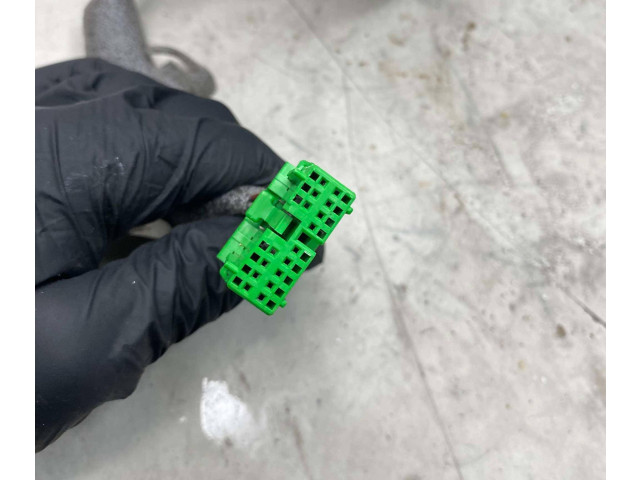 Зеркало электрическое Volvo V70 2000 - 2004 года