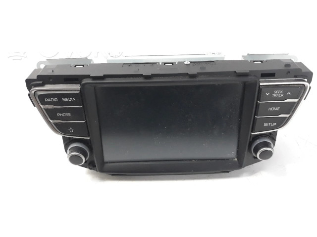 Радио/ проигрыватель CD/DVD / навигация