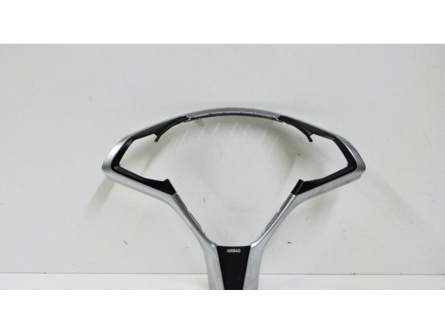 Отделка вокруг крышки топливного бака