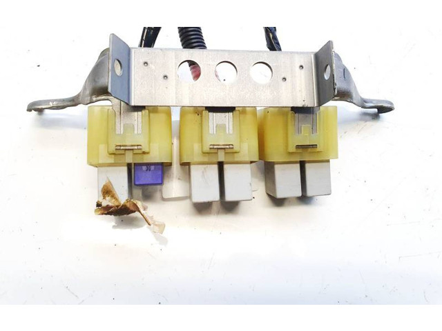 Блок предохранителей  9008087019, 90080-87019   Toyota Corolla Verso AR10    