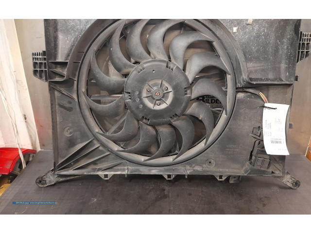 Электрический вентилятор радиаторов  30749760   Volvo V70 