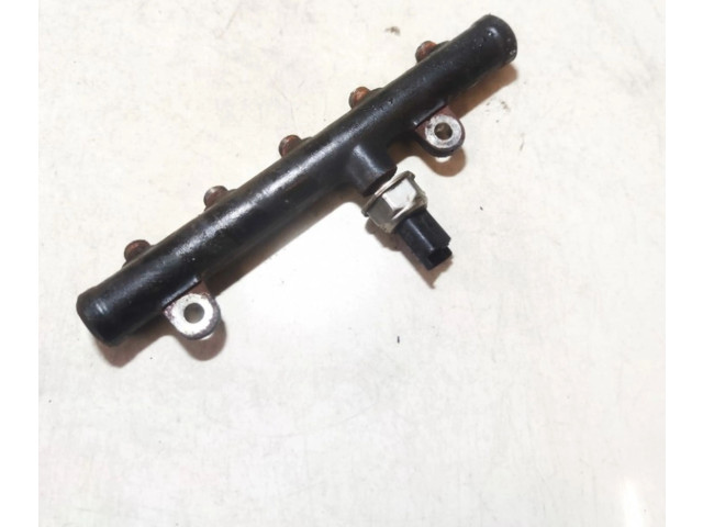 Топливная рампа 9681649580   Volvo V50  