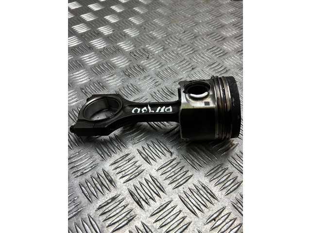 Píst 11257812585 BMW 5 F10 F11 pro naftový motor 3.0