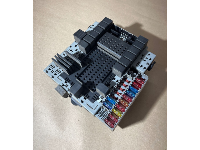 Блок предохранителей 8645411, 8645410   Volvo V70    
