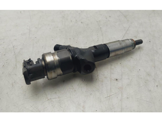 Vstřikovač 16613AA030 Subaru Legacy