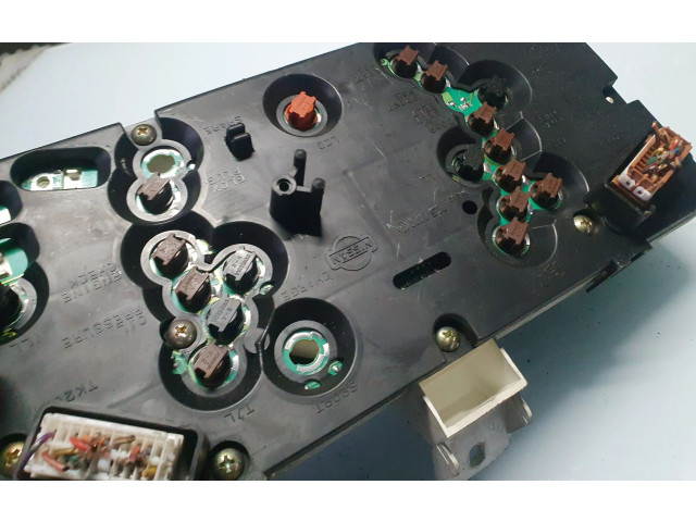 Панель приборов BU010, 0212057 Nissan Almera Tino