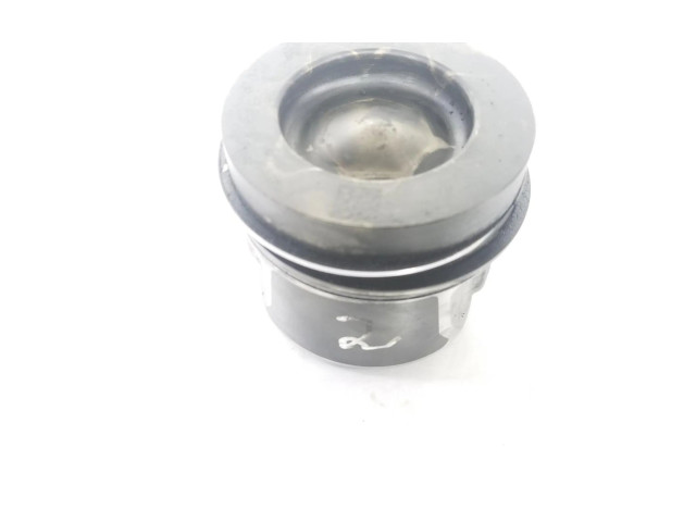 Поршень с шатуном 03L107065J, 03L107065J Volkswagen Golf VI