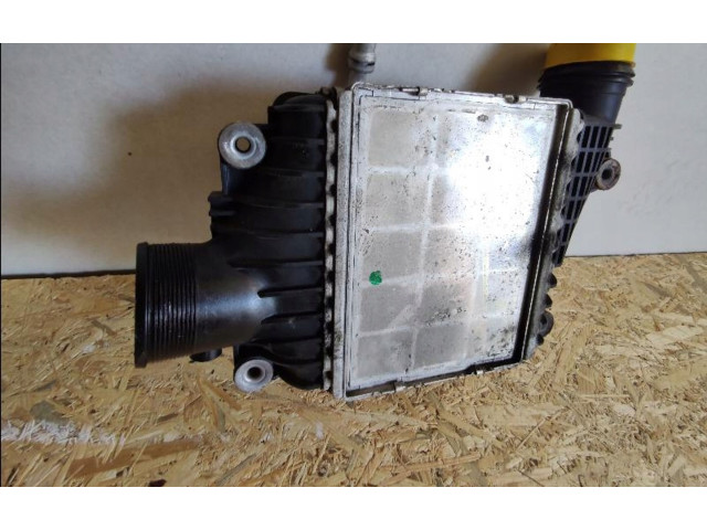 Интеркулер GX736K775AD Land Rover Range Rover Velar